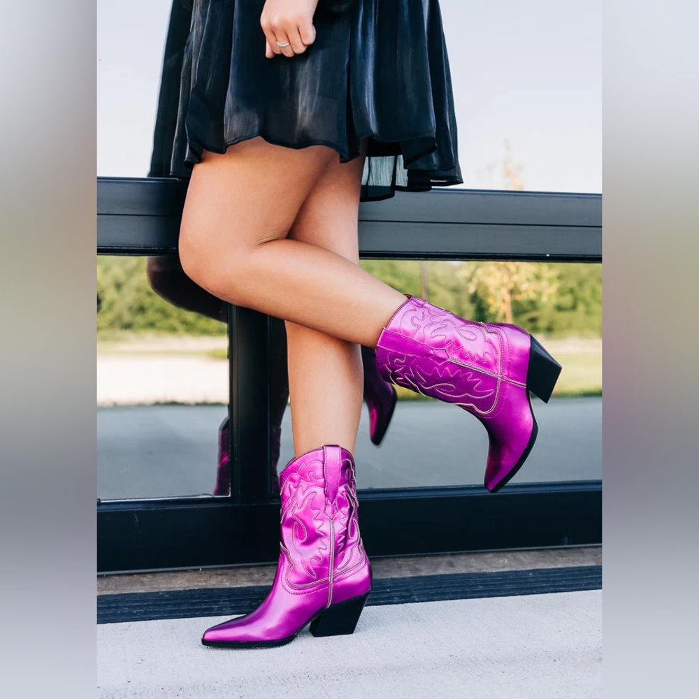 Dolce Vita Landen Boots Electric Pink - Women’s 9